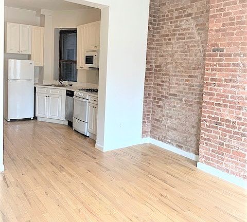 3rd image of 255 W 10th St APT 2FN