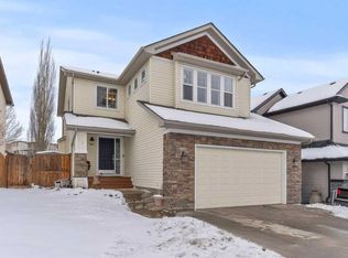 52 S Westmount Cir, Okotoks, AB T1S 0B6