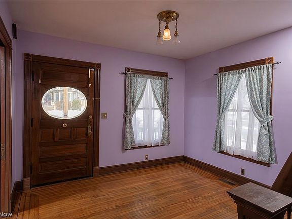 3rd image of 3101 Mapledale Ave