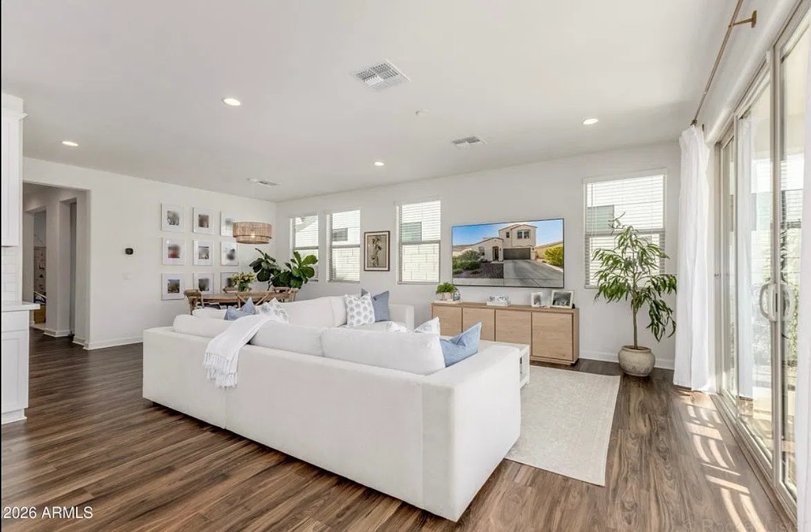 3 bed, 2.5 bath, 2331 sqft, $2,750 — Photo 2