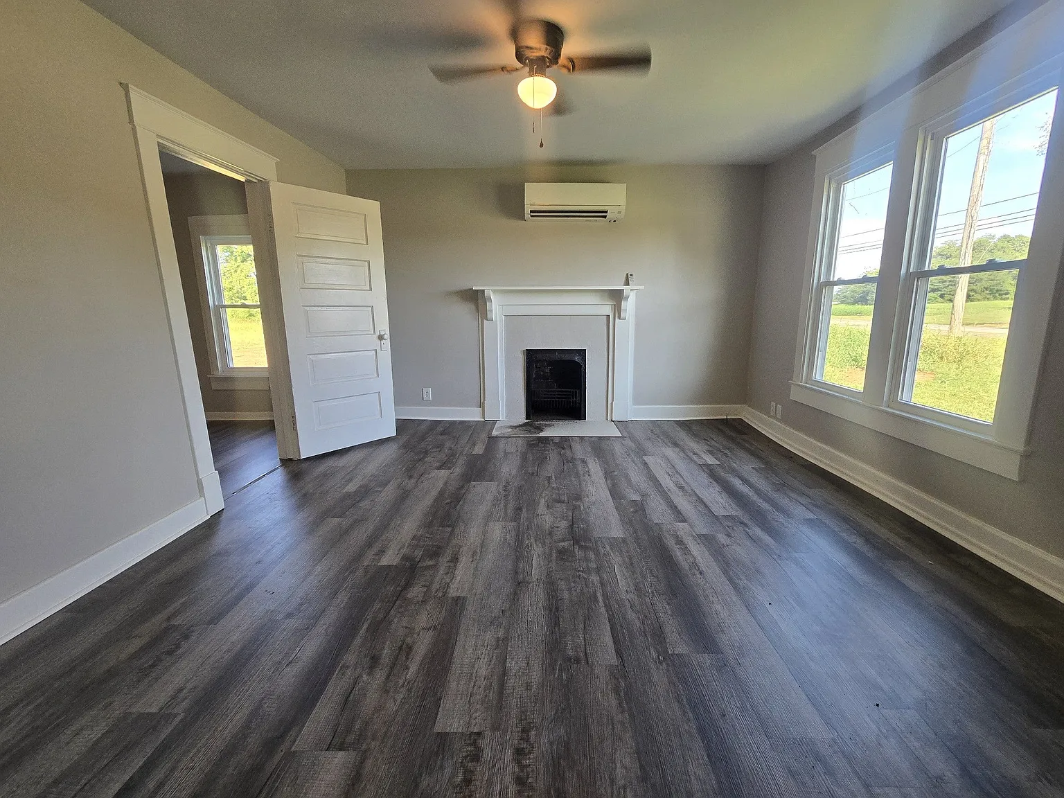 Studio, $1,900 — Photo 4