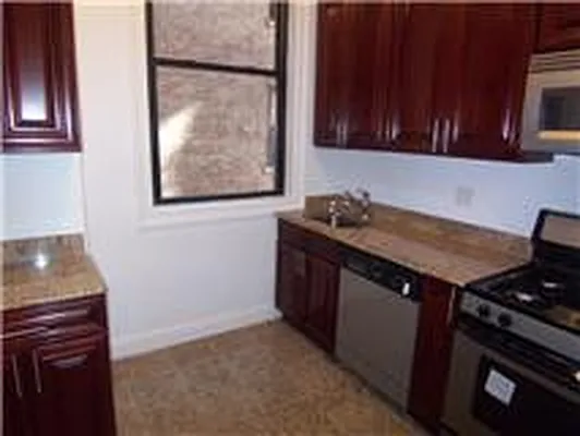 Rented by Sir Realty | media 22