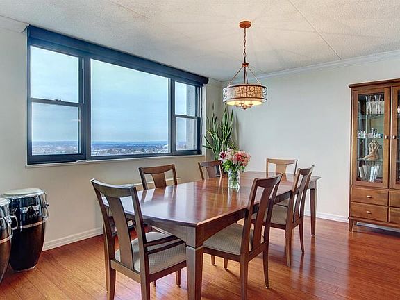 3rd image of 250 Gorge Rd APT 28D