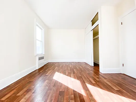 Rented by RealTegrity NY LLC | media 3