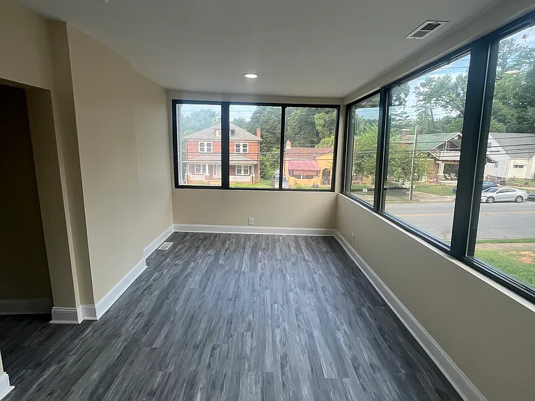 2515 N Patterson Ave — Photo 5