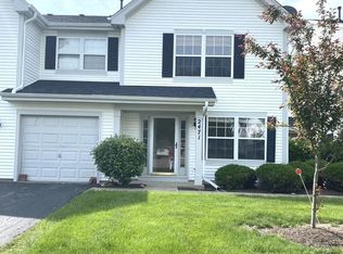 2471 Dickens Dr, Aurora, IL 60503