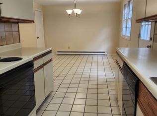 19 Lexington Rd, Millbury, MA 01527