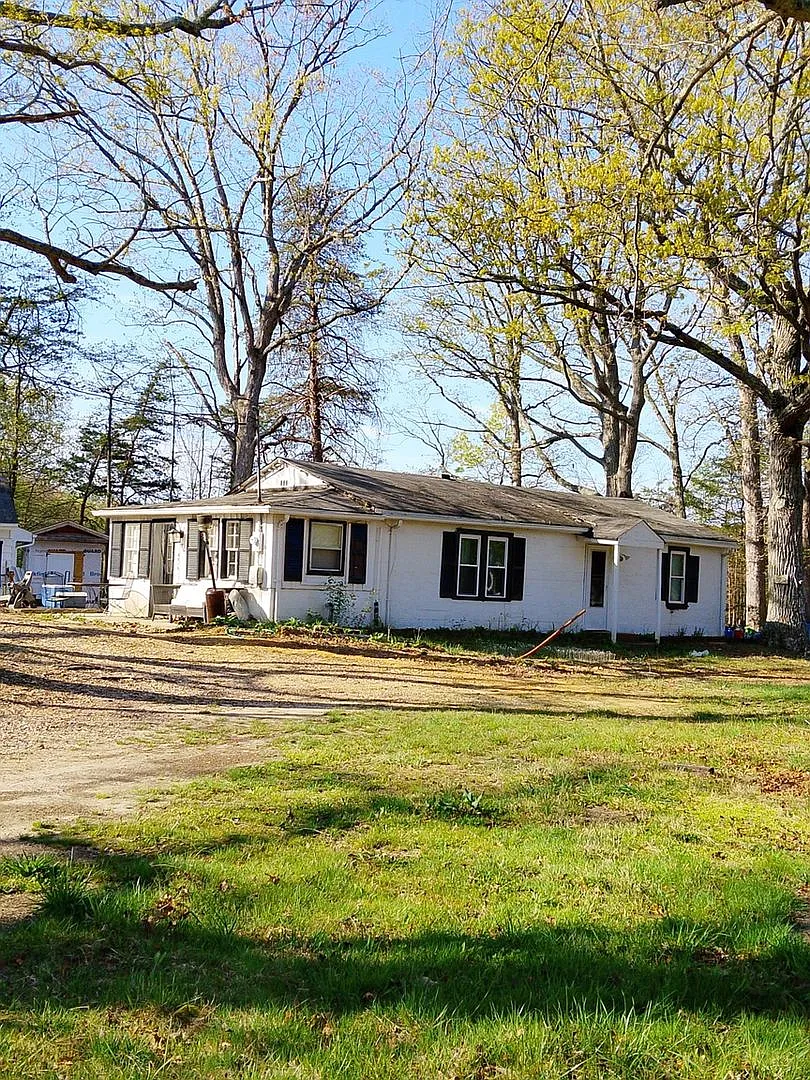 Charming 2BR House in Manassas — Photo 1