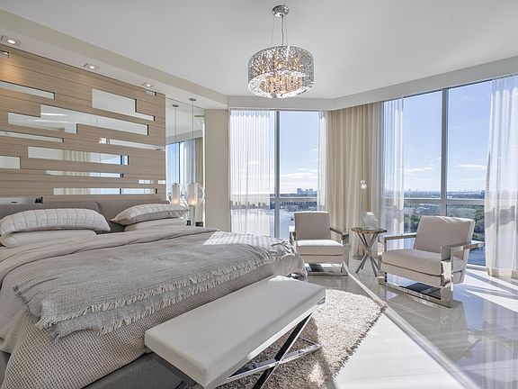 3rd image of 17111 Biscayne Blvd Unit 1902