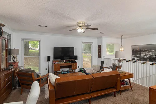 908 Crawford Cir Photo 1