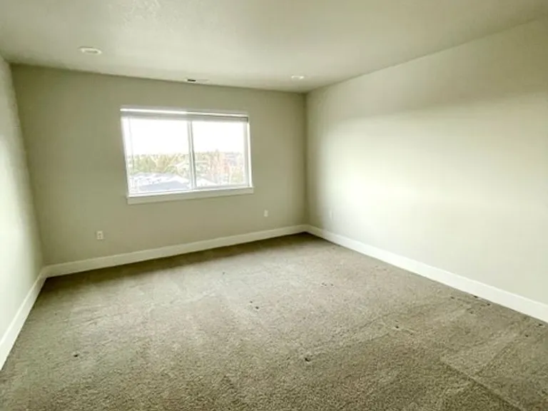 1718 NE Lotus Dr #1 — Photo 8