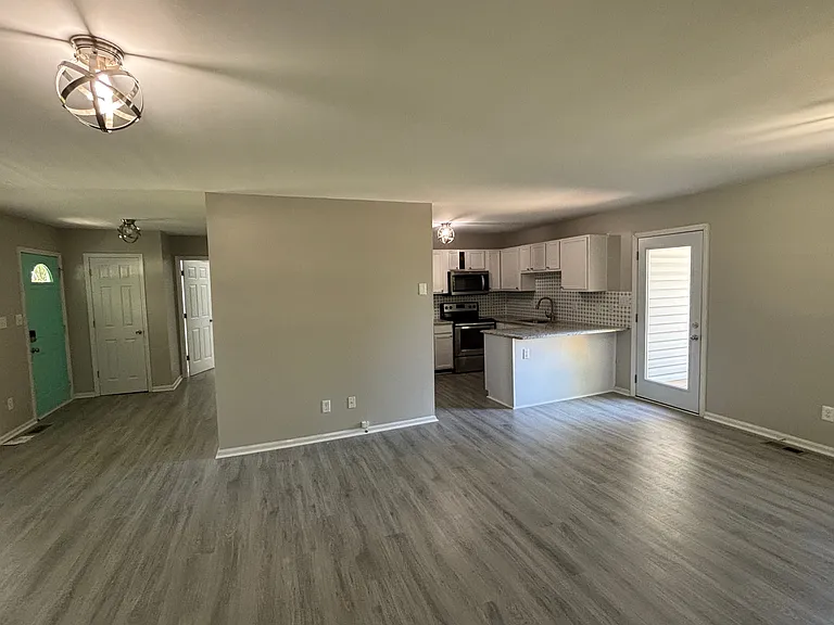 405 E Oakwood St — Photo 7