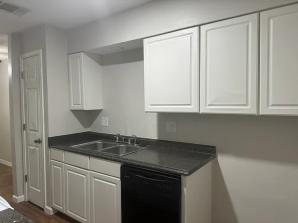208 Uhland Rd, San Marcos, TX
