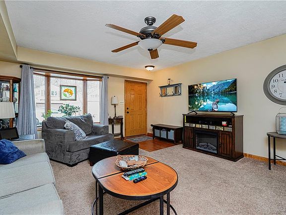 2nd image of 300 Tanglewood Dr