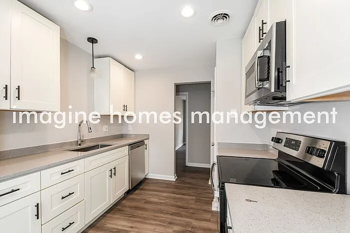 7337 Balson Ave — Photo 6