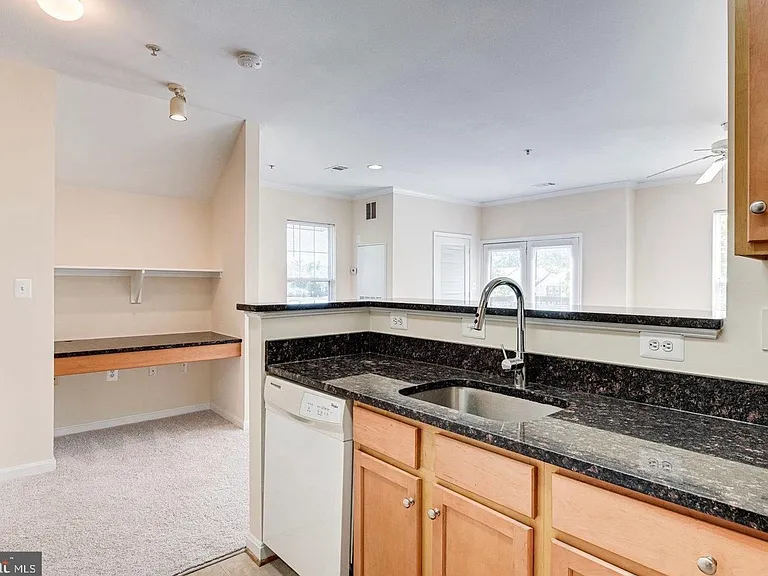 5115 Travis Edward Way #G — Photo 4