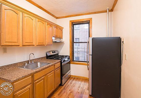 2nd image of 280 Crown St APT E11