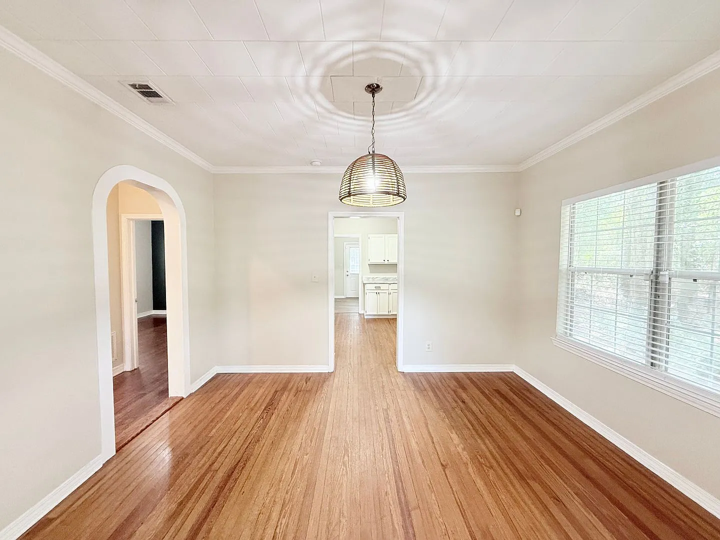 Ranch-Style 3 Bedroom — Photo 4