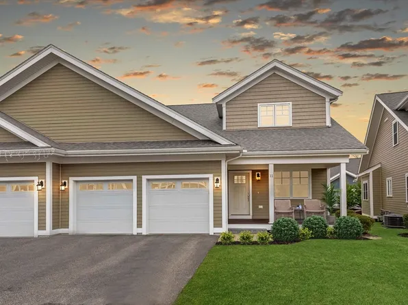 11 Longwood Ln Unit 11, Hanover, MA 02339