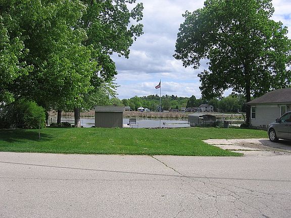 3rd image of 28925 Elm Island Dr