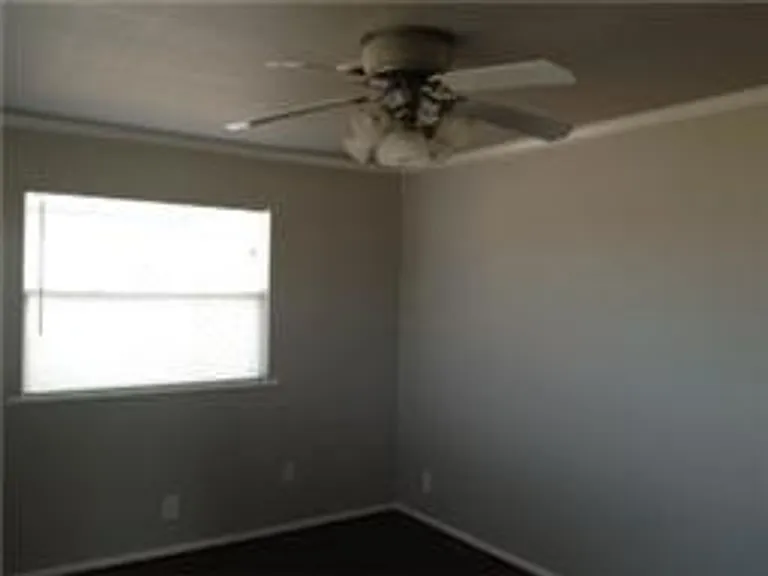 1865 Pasadena Dr — Photo 5