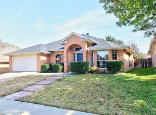 7915 Nighthawk Trl, Arlington, TX 76002