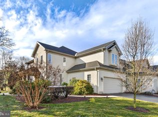 701 Woodfield Dr, Lititz, PA 17543