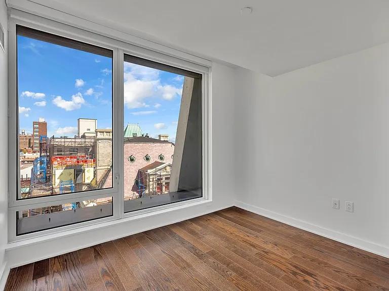 400 W 113th St #1427 — Photo 11
