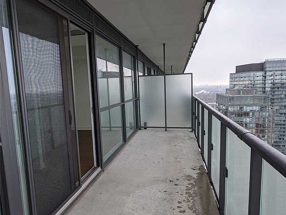 2nd image of 15 Grenville St #4807