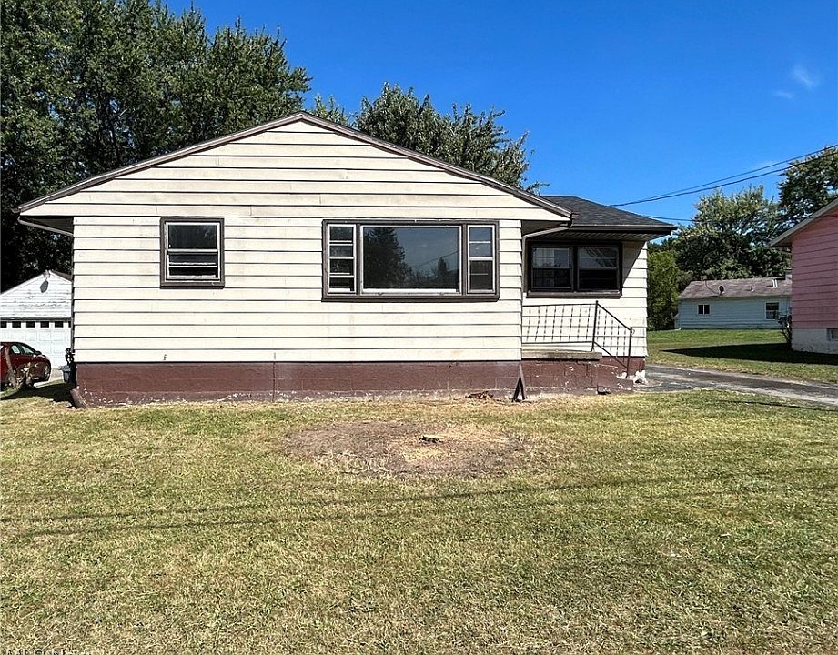1st image of 43 Eliot Ln