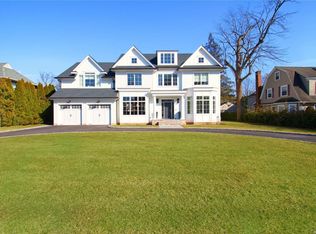 43 Nassau Blvd, Garden City, NY 11530