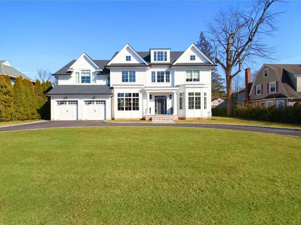 43 Nassau Boulevard, Garden City, NY 11530