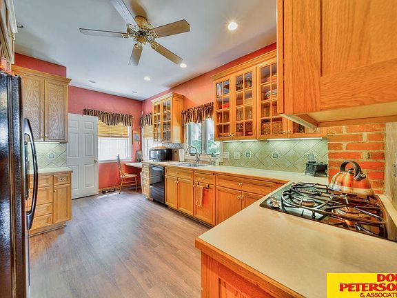 3rd image of 1219 N Park Ave