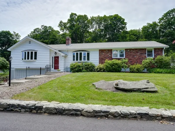 11 Warren Dr, Northborough, MA 01532