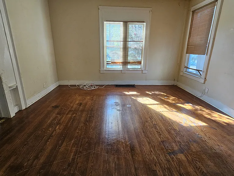 122 Derby Ave #2 — Photo 5