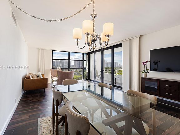 3rd image of 20355 NE 34th Ct APT 723