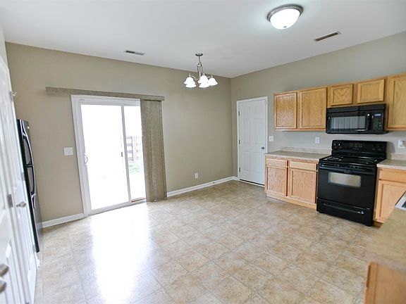 4th image of 649 Jennifer Dr