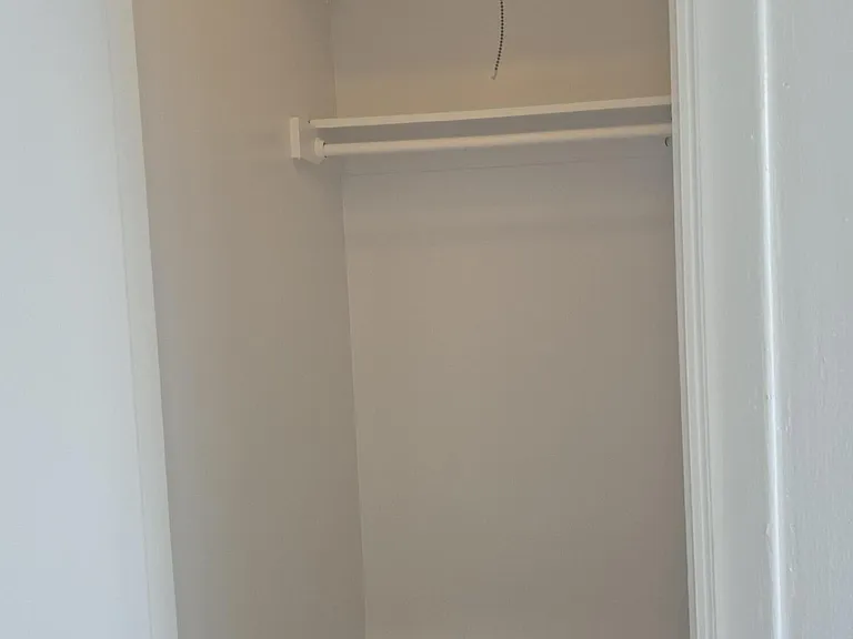 1960 NE 48th St #9 — Photo 6