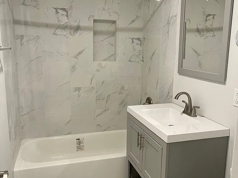 Stoneleigh Court Apartments — Photo 15