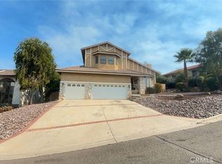 22066 Loch Lomond Dr, Canyon Lake, CA 92587