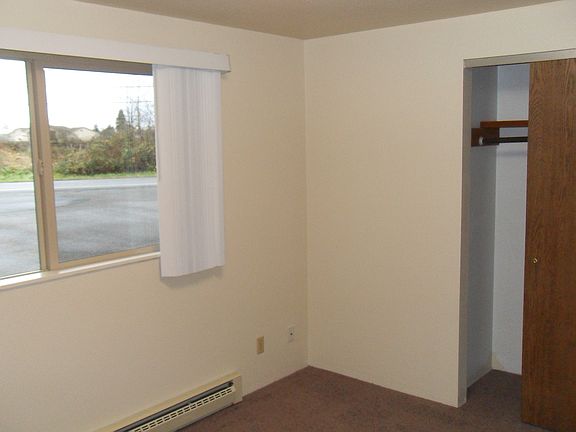 5th image of 824 Broadway Ave APT 6