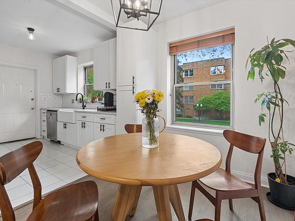 4th image of 4939 N Wolcott Ave APT 1A