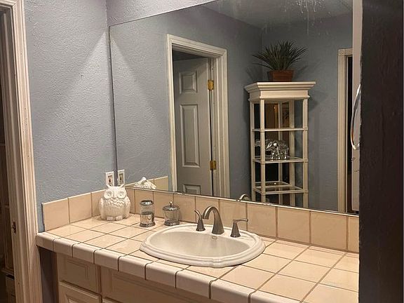 3rd image of 254 N 13th St