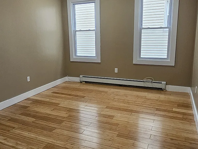 98 Woodlawn Ave #1 — Photo 6