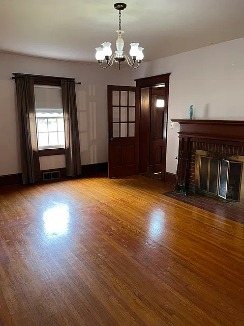 1104 N Cross St — Photo 3