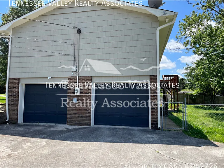 7629 Crestland Rd — Photo 10