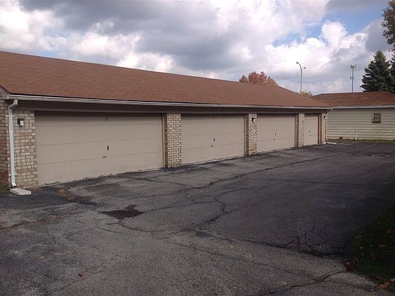 5th image of 5404 Cresthaven Ln APT 4