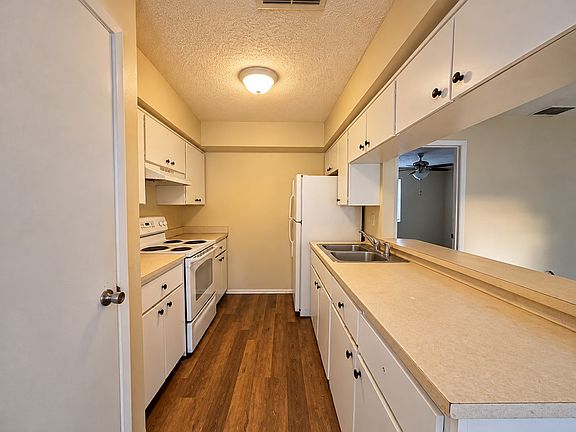 5th image of 613 Marianna Rd #615