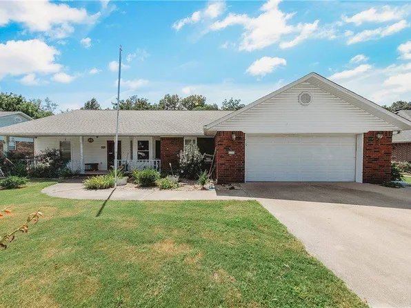 2102 S K St, Rogers, AR 72758