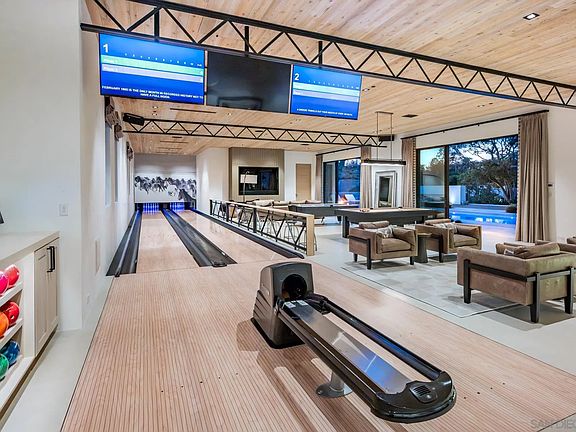 4th image of 14783 Roxbury Ter